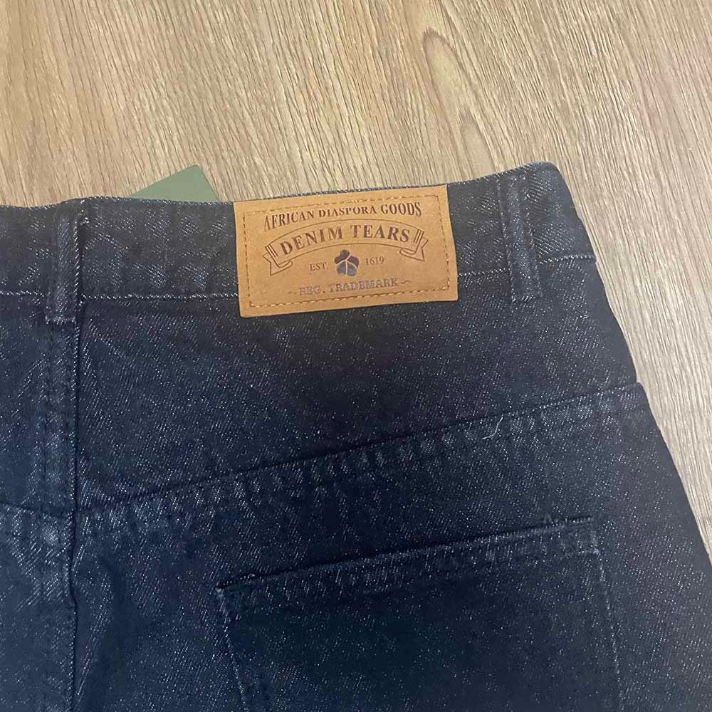 Denim Tears Washed The Cotton Wreath Denim Shorts Black - Picture 6 of 6